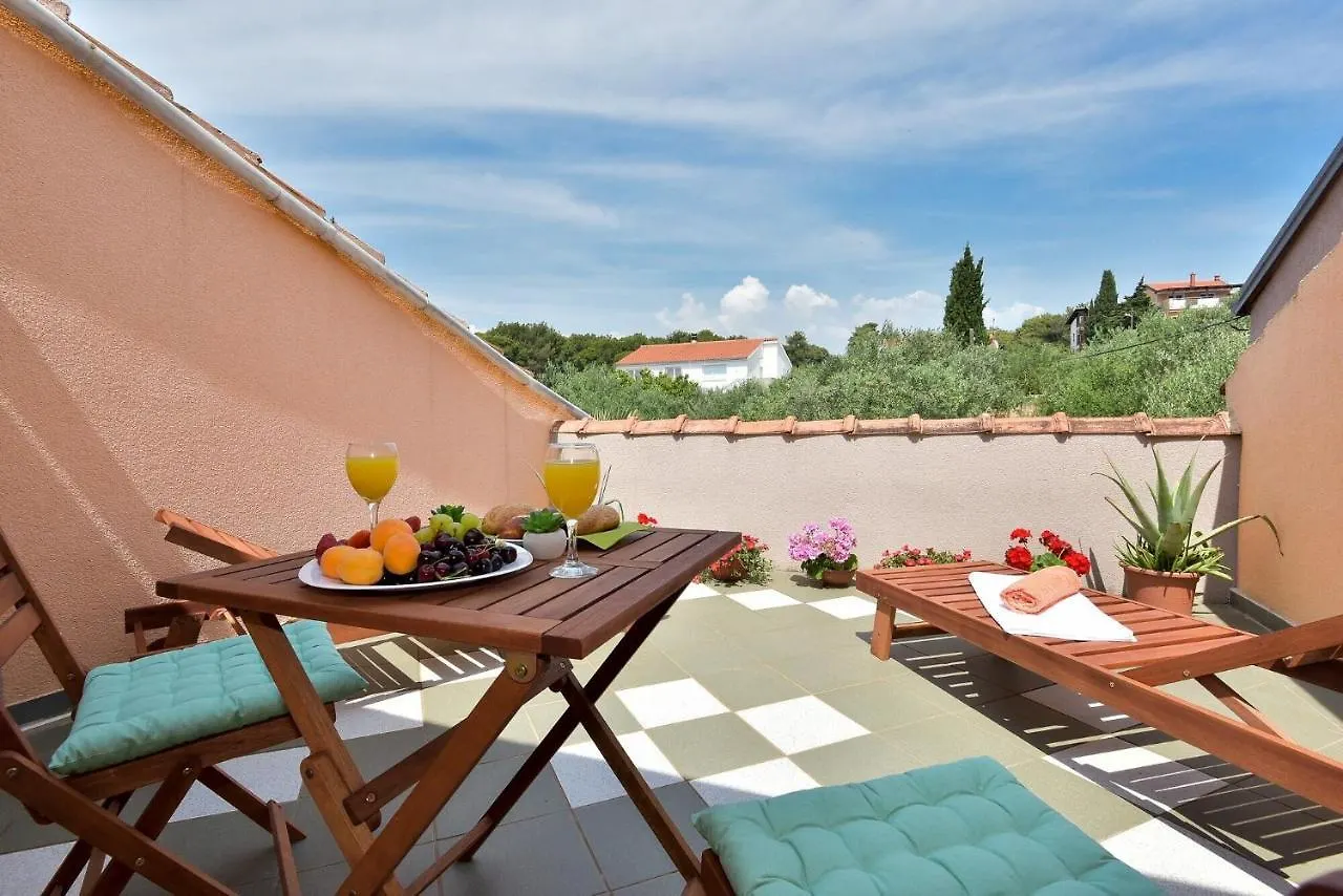 Apartments Miley Sveti Filip i Jakov 0*,