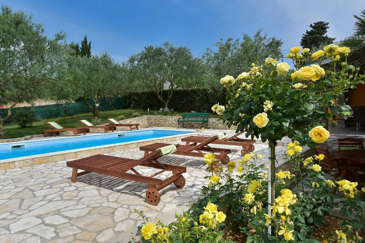 Apartments Miley Sveti Filip i Jakov
