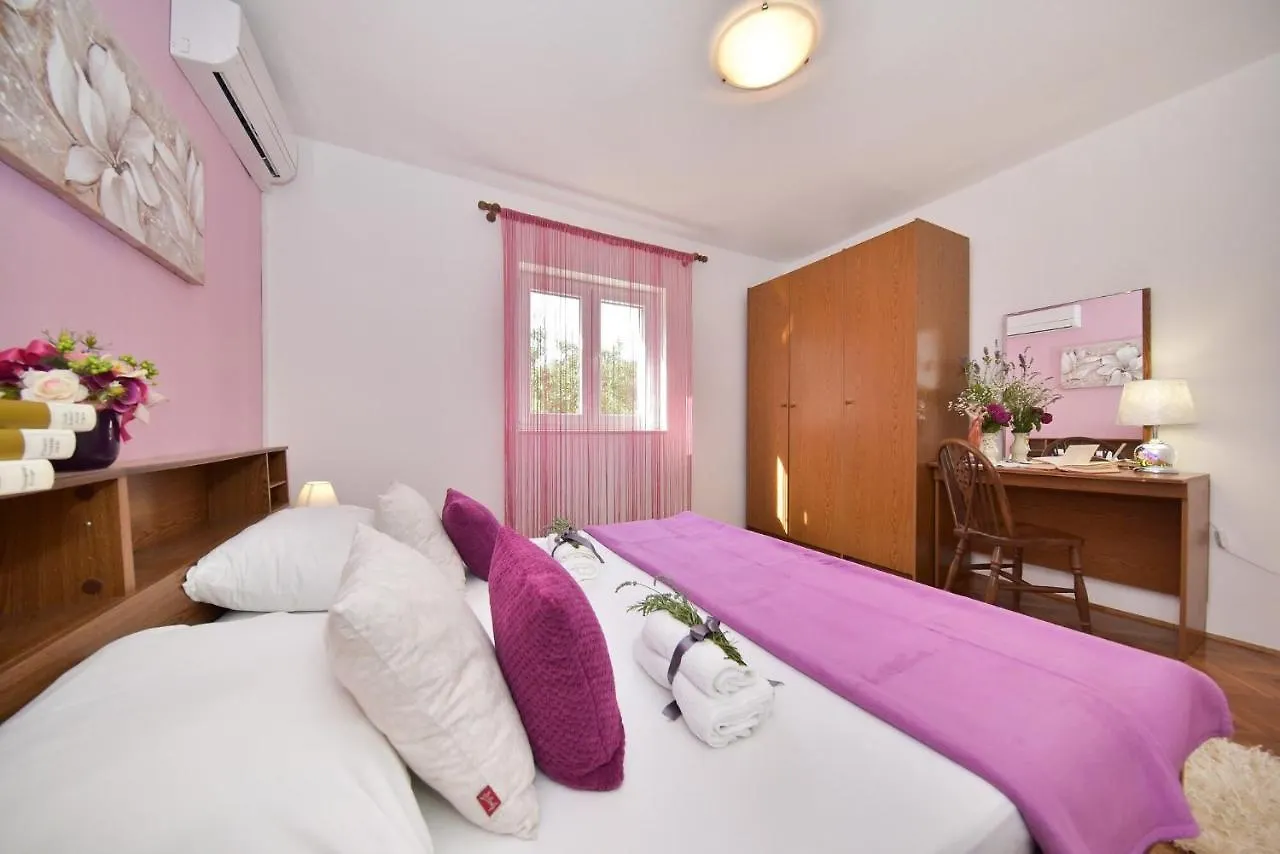 Apartments Miley Sveti Filip i Jakov