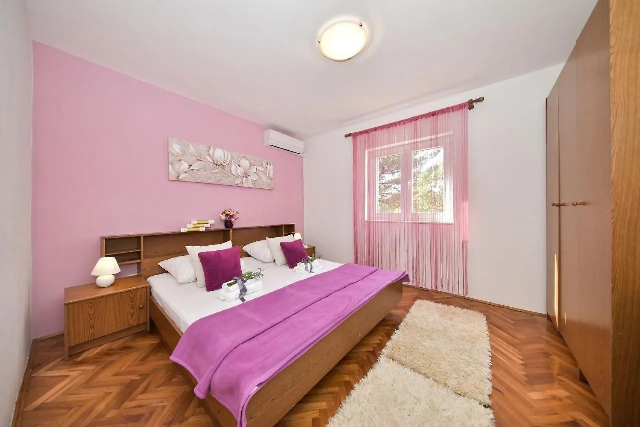 Apartments Miley Sveti Filip i Jakov 0*,