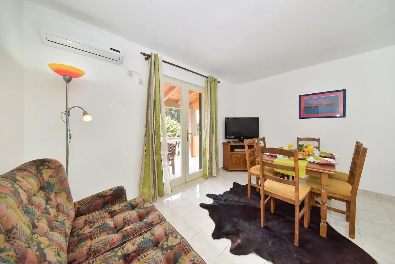 Apartments Miley Sveti Filip i Jakov
