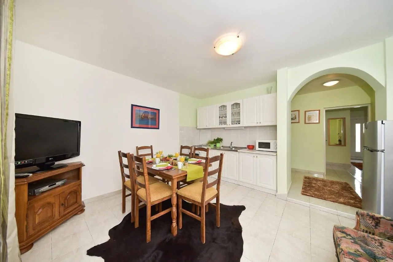 Apartments Miley Sveti Filip i Jakov