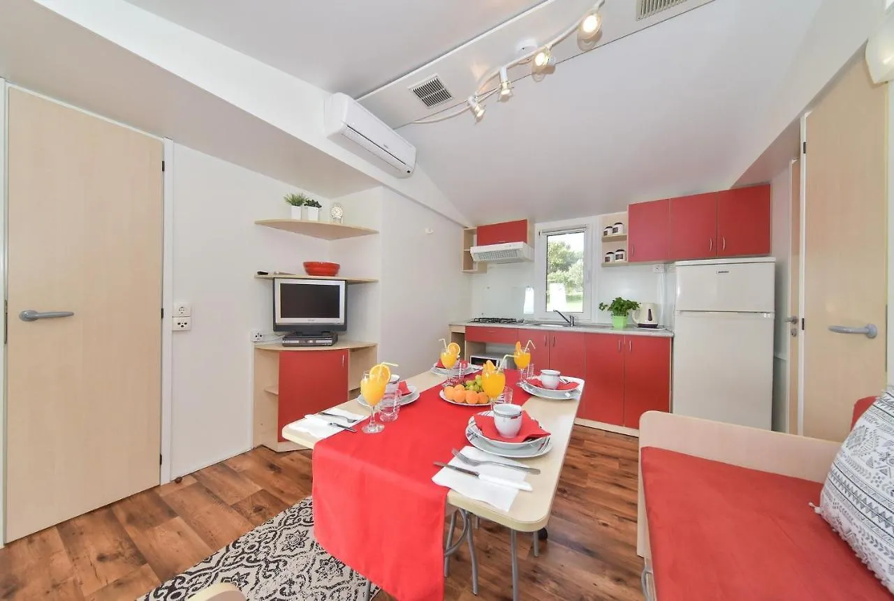 Apartments Miley Sveti Filip i Jakov 0*,