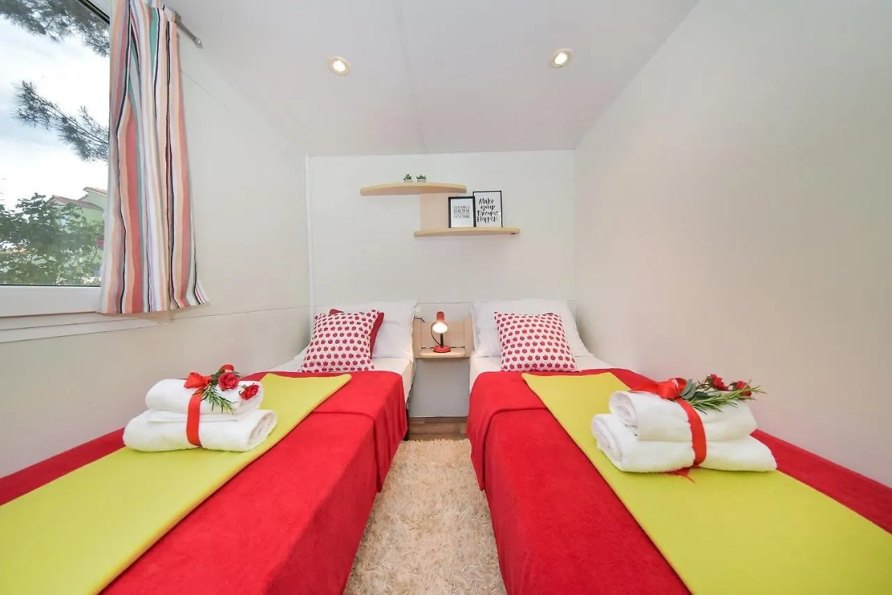 Apartments Miley Sveti Filip i Jakov 0*,  Croatia